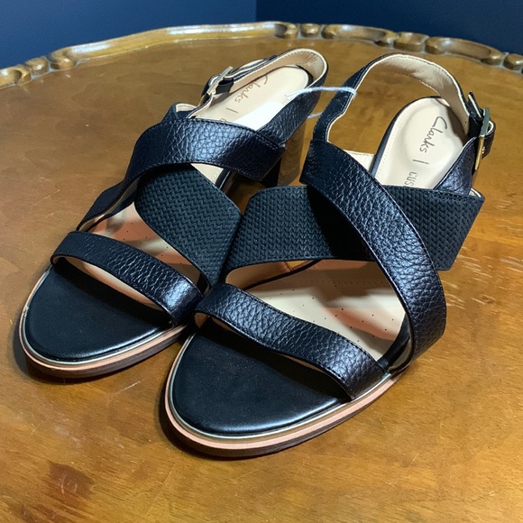 Clarks sandal - Picture 3 of 9